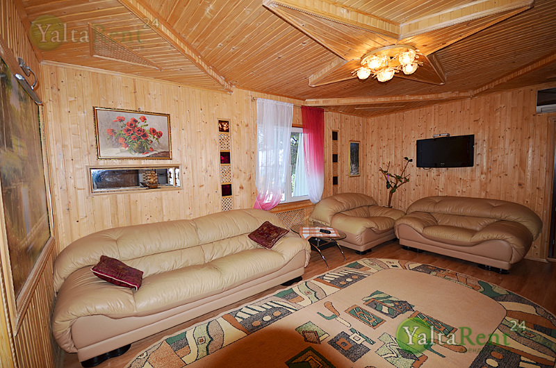Фото: Уютный коттедж в Массандровском парке, в районе гостиницы "Ялта-интурист"