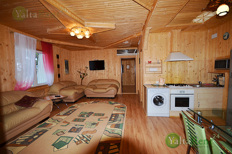 Фото: Уютный коттедж в Массандровском парке, в районе гостиницы "Ялта-интурист"