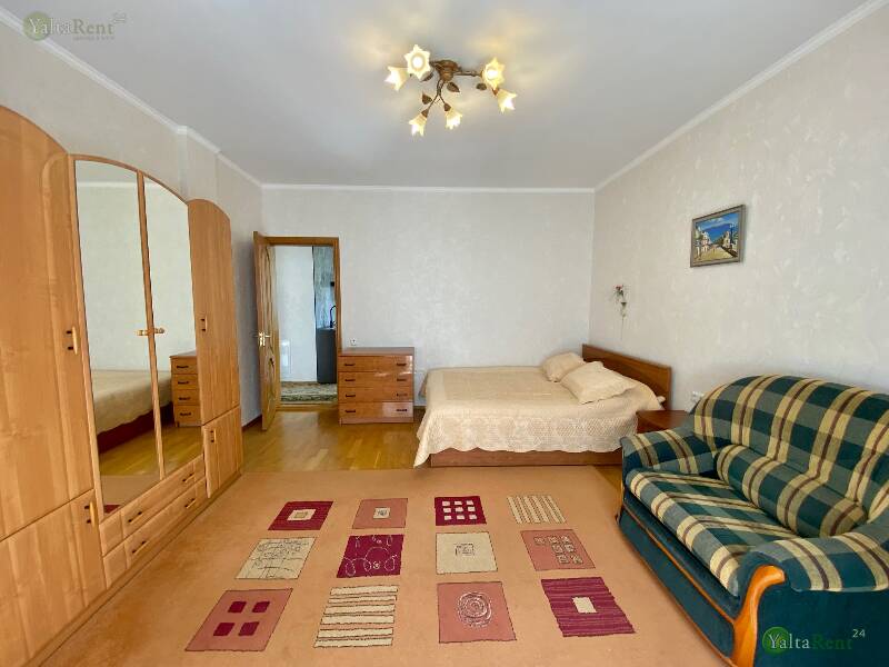 Фото: Двухкомнатные апартаменты в гостевом доме рядом с набережной и морем в Ялте (3)