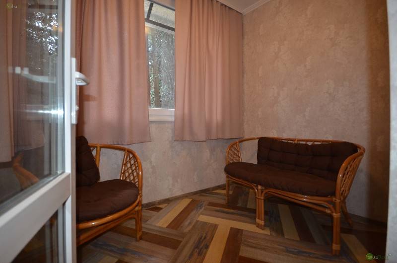 Фото: Ялта. Однокомнатные апартаменты в гостевом доме в районе Приморского парка. "Прованс"