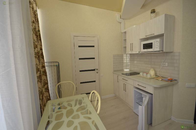 Фото: Ялта. Однокомнатные апартаменты с мини кухней возле набережной. Район Приморского парка 6/2