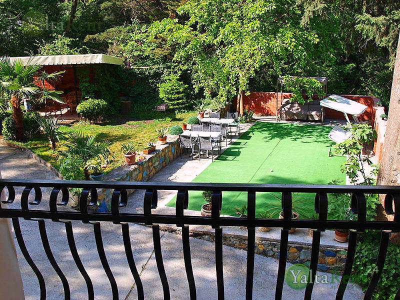 Фото: Частный гостевой дом в Приморском парке, с двором и парковкой