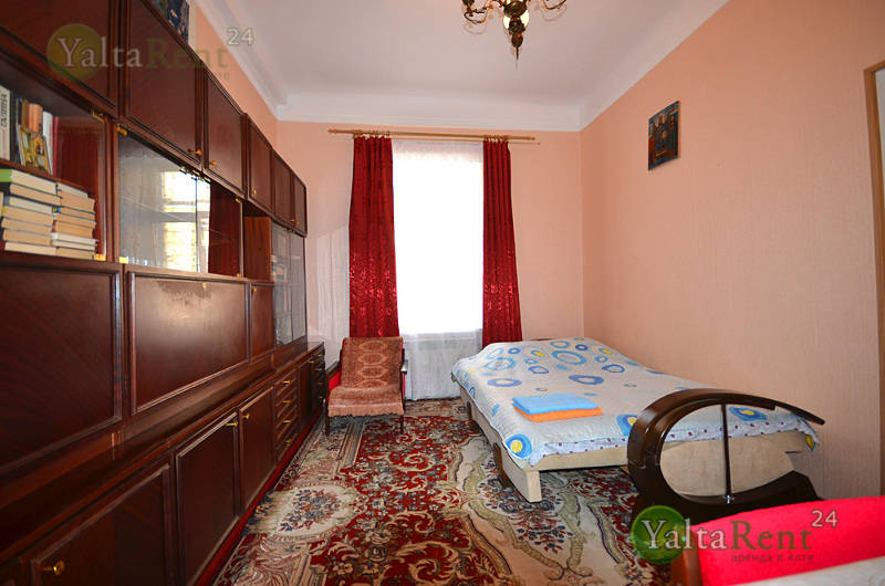 Фото: Двухкомнатная квартира возле набережной, район Приморского парка и гостиницы "Ореанда"