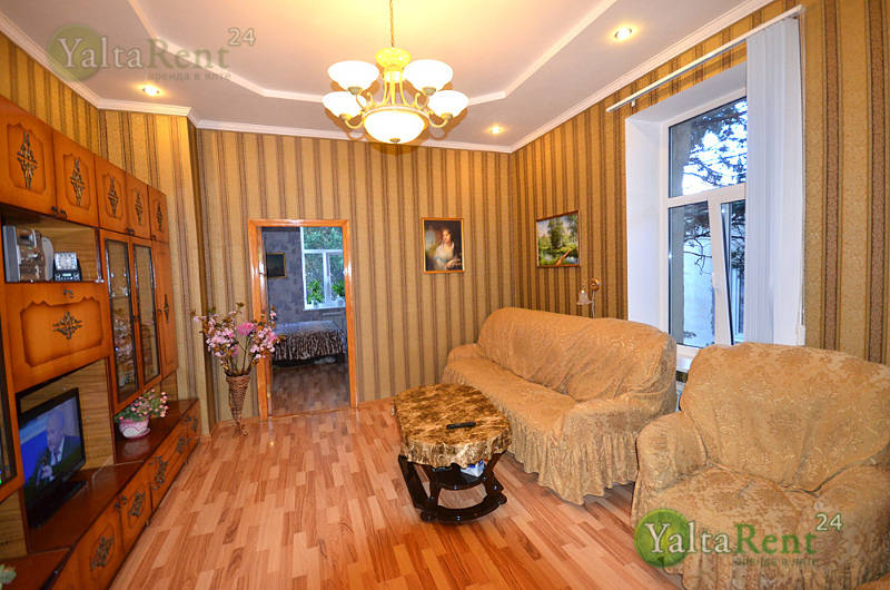 Фото: Двухкомнатная квартира в районе Приморского парка и набережной в Ялте