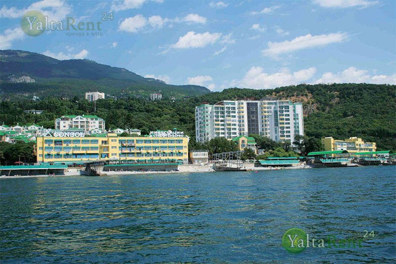Фото: Двухкомнатные апартаменты с видом на море и пляжем в пригороде п. Никита "Сон у моря"