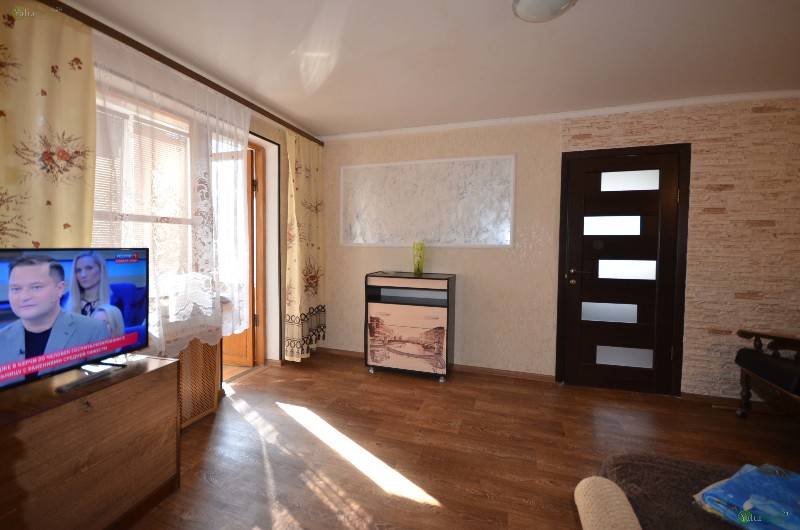 Фото: Ялта. Двухкомнатная квартира в стандартном доме в районе набережной и Массандровского пляжа