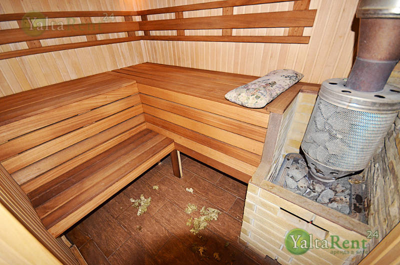 Фото: Однокомнатный номер в гостевом доме без балкона в центре Ялты (зеленый)