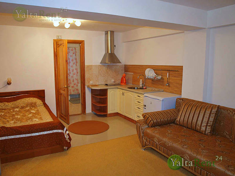 Фото: Однокомнатные апартаменты в гостевом доме рядом с набережной и морем  в Ялте  (1)