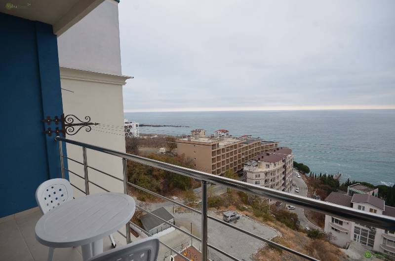 Фото: Ялта. Апартаменты с видом на море. возле гостиницы "Ялта-интурист" 80